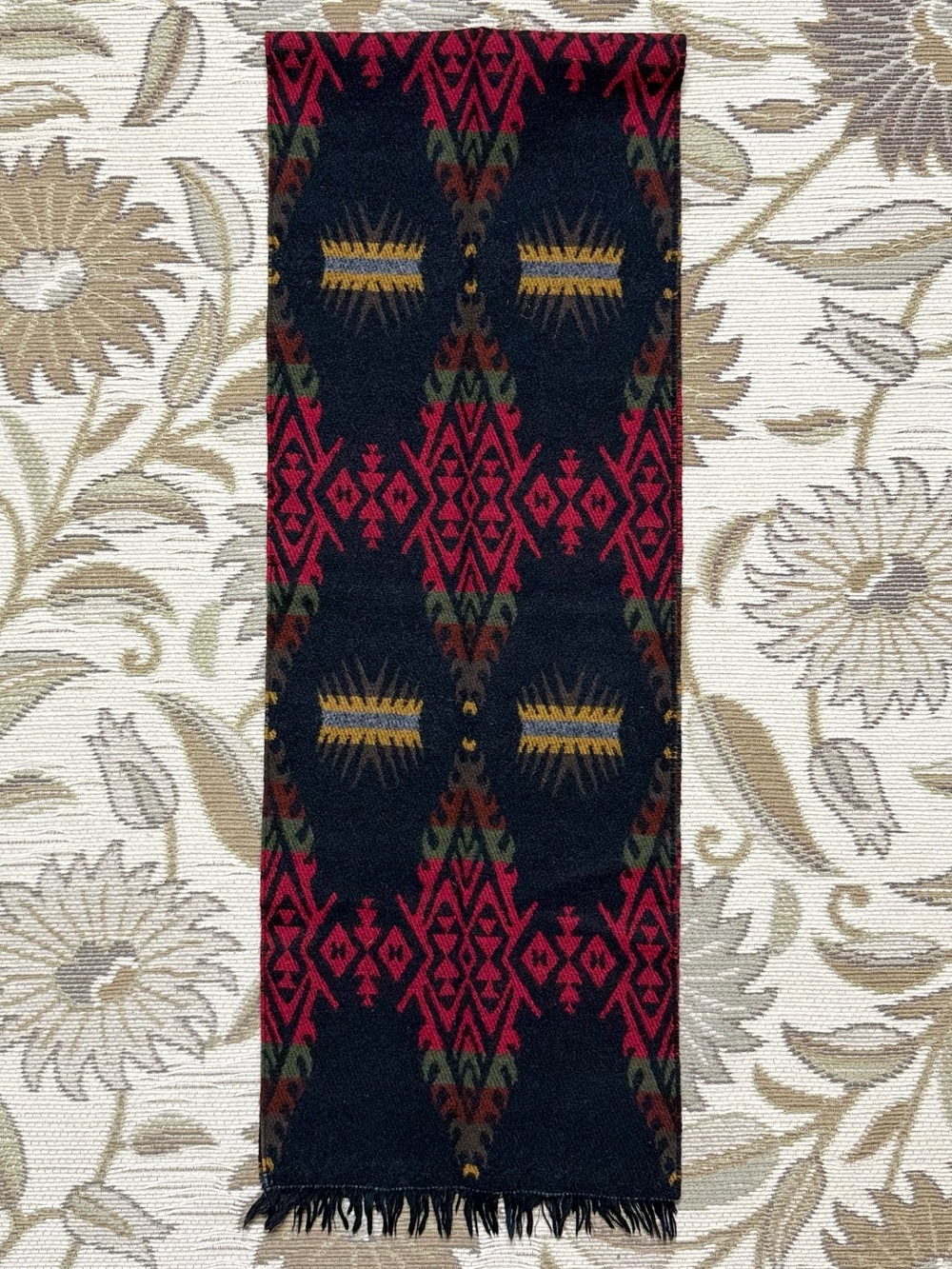 Vintage Pendleton Wool Scarf Wrap Reversible Southwestern Aztec Western w/Fringe - Picture 2 of 6